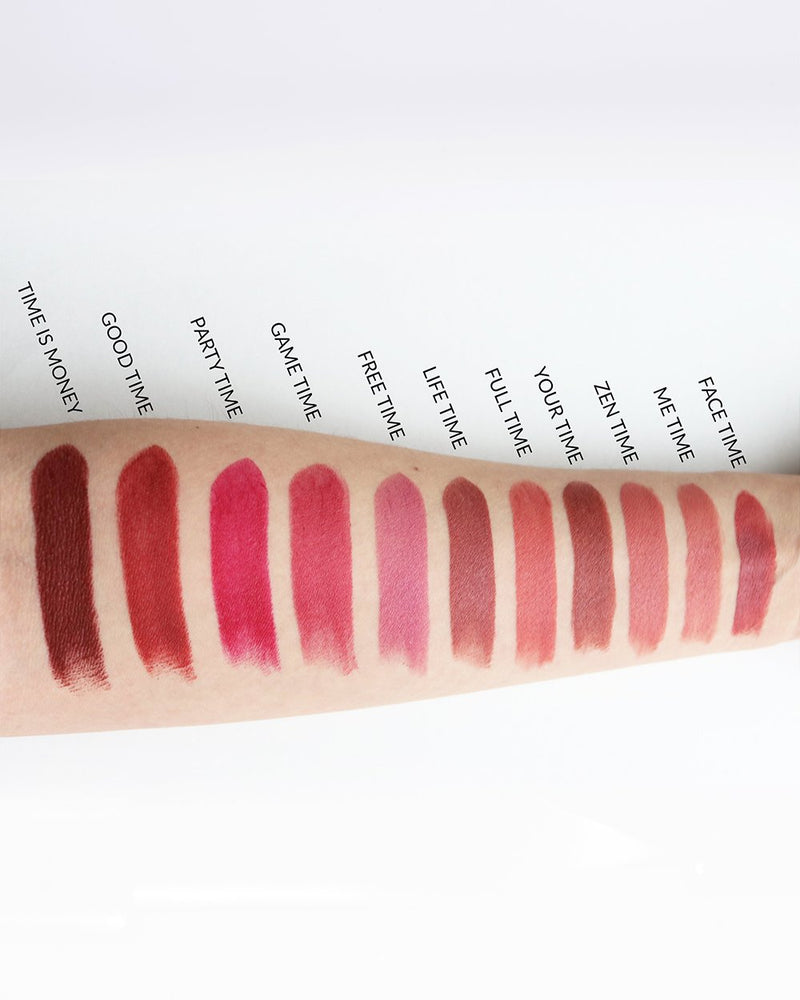 Brand new Revlon Lipstick in the shade Love that red number 725 | Revlon  lipstick, Super lustrous lipstick, Revlon super lustrous lipstick